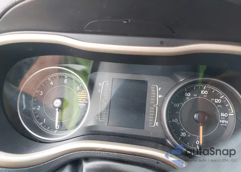 2018 Jeep Cherokee Latitude Fwd z USA, uszkodzony, nr VIN 1C4PJLCB4JD595102